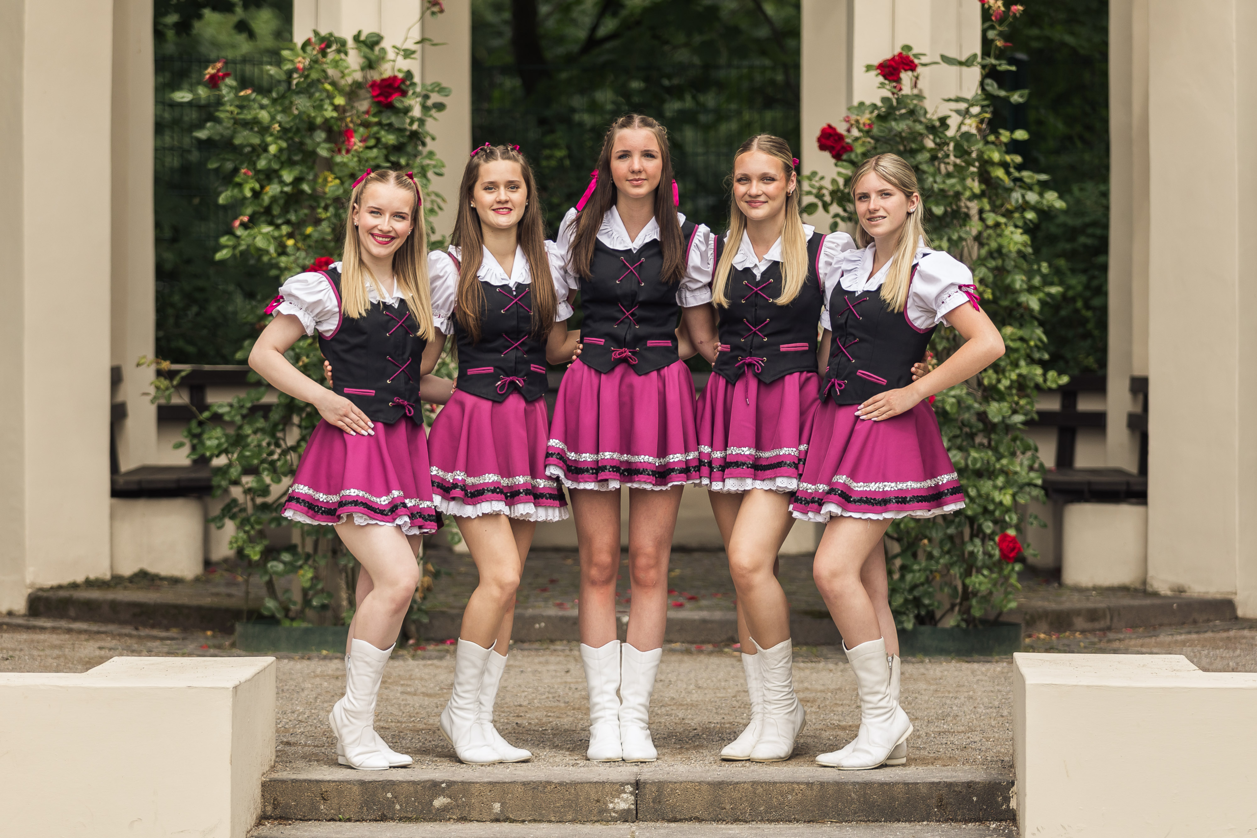 Kinder- und Jugendtanzgruppe – Gruppenfoto Nr. 1